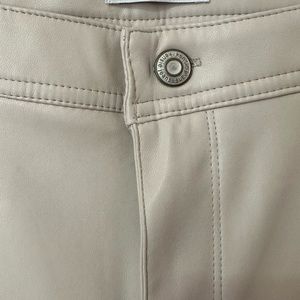 Women’s pants in size 14